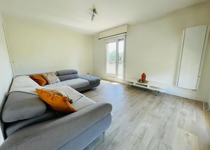 Проживание в семье Nk House Аннемас